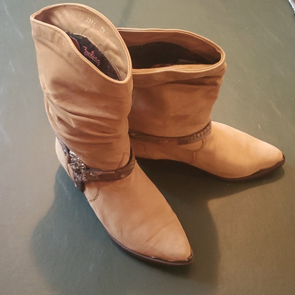 Retro ZODIAC Western, Suede booties